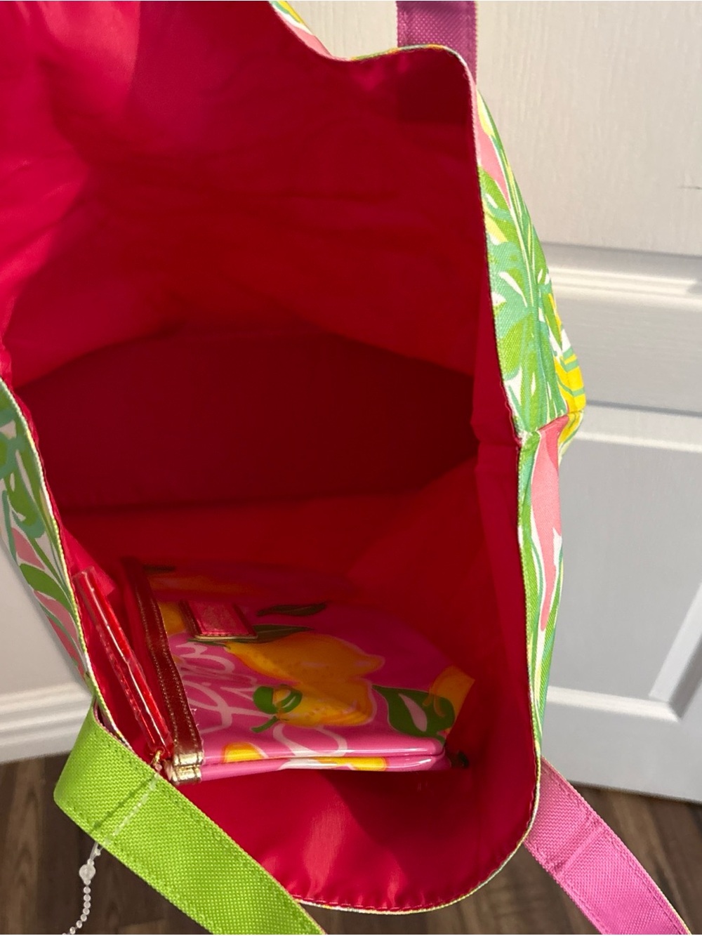 Lilly Pulitzer by Estée Lauder Pink & Green Citrus Tote Bag with cosmetic bag - Picture 5 of 5